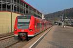 Ausfahrt am 06.03.2014 von 425 310-0 als RE 19045 (Stuttgart Hbf - Rottweil) im Bahnhof von Horb.