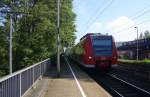 Die Rhein Niers Bahn (RB33) kommt die Kohlscheider-Rampe hoch aus Duisburg-Hbf nach Aachen-Hbf und hält in Kohlscheid und fährt in Richtung Richterich,Laurensberg,Aachen-West.