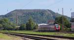 Um den  Monte del Schlacko  führt die Saartalbahn zwischen Ensdorf und Saarlouis-Fraulautern herum.