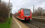 Die Rhein Niers Bahn (RB33) aus Aachen-Hbf nach Heinsberg-Rheinand-Duisburg-Hbf kommt aus Richtung Aachen-West,Laurensberg,Richterich, und hält in Kohlscheid und fährt in Richtung