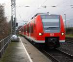 Die Rhein Niers Bahn (RB33) kommt die Kohlscheider-Rampe hoch aus Duisburg-Hbf,Heinsberg-Rheinand nach Aachen-Hbf und hält in Kohlscheid und fährt in Richtung