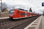 425 250-8 als RB 38625 (Bensheim - Mannheim Hbf), am 27.3.2016 beim Halt in Heppenheim (Bergstr).