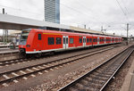 425 252-4 als RB 38758 (Mannheim Hbf - Ludwigshafen (Rhein) Hbf - Worms Hbf), am 28.3.2016 in Mannheim Hbf.