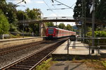 Tele vom Seitenweg auf den einfahrenden S1 Zug in Neckargerach am 12.9.2016