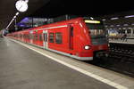 Am Morgen des 01.09.2015 steht 425 263_763 gemeinsam mit einer weiteren 425 an Gleis 7 des Heidelberger Hauptbahnhofes und wird diesen in Kürze als S3 nach Karlsruhe verlassen.