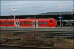 426 019/519 ist als RE16 (RE 29667)  RUHR-SIEG-EXPRESS  in Kreuztal eingefahren.