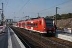 Am 22.09.09 fhrt gerade 426 501/001 als RE 25109 aus Dillenburg in Gieen auf Gleis 4 ein und wird in ein paar Augenblicken mit dem anderen Zugteil ( RE 25009) aus Treysa vereinigt und fhrt weiter