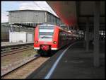 426 026 mit 425 036 bei der Abfahrt aus Duisburg Hbf