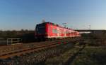 In der spt herbstlichen nachmittags Sonne sind 426 039-4 und ein weiterer 426er als Regionalbahn von St.