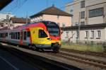 Ein FLIRT 427 541 (Flinker Leichter Inovativer Regionaltriebzug) in Siegen am Bahnhof auf Gleis 1 zur durchfahrt. Dieser FLIRT gehrt der HLB Hessenbahn GmbH. Aufgenommen am 20.08.2011 von Gleis 55 in Siegen am Bahnhof.