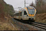 428 100/428 600 (ET 5.01 | Stadler FLIRT) beschleunigt aus Altenbeken und wird gleich den Bekeviadukt befahren.