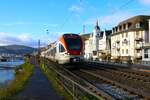 VIAS Stadler Flirt 428 410 am 25.11.23 in Rüdesheim (Rhein) 