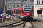 DB 428 529-1 mit RE 9 um 14,00 Uhr am Bahnbergang in den Bahnhof Stralsund einfahrend.
17. Juni 2010