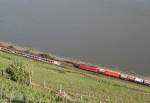 SE 25078 (Frankfurt [Main] Hbf–Koblenz Hbf) und 185 xxx mit KT 42611 (Rotterdam–Basel SBB Rb) am 25.05.2012 zwischen Rdesheim (Rhein) und Assmannshausen