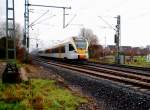 Triebzug 429 516-8 ist hier in Kleinenbroich auf dem Weg nach Mnchengladbach.