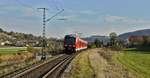 Auf dem Weg von Donauwörth nach Aalen erreicht 440 022-2 am 26.10.2018 den Haltepunkt Hoppingen