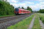 Einer der mir noch nicht bis dato vor die Linse gekommen vierteiligen Mopsgesichter ist der 440 002 der hier bei Thüngersheim gen Retzbach-Zellingen fahrend zusehen ist.