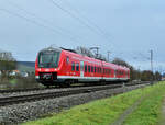 Ein RB 53 Zug hat so eben Thüngersheim in Richtung Retzbach-Zellingen verlassen am 6.1.2023