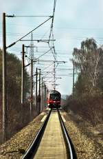 440 205 als RE 4067 von Passau Hbf nach Mnchen Hbf, am 02.04.2011 kurz nach Plattling.