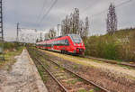 442 107 durchfährt als RE 4837 (Sonneberg (Thür) Hbf - Nürnberg Hbf) den Bahnhof Creidlitz.