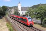 442 205/705  Ürzig  durchfährt am 29.07.19 eine der wohl schönsten Kulissen an der Mosel; das Schloss von der Leyen bei Kobern-Gondorf.