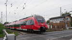 Hamster 442 325 als RE 10 (18389) Leipzig - Cottbus am Stellwerk bei Einfahrt in Calau (Nl), 10.10.2020  