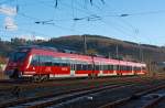 Sonntags wird nur mit einer Garnitur gefahren:  Der 442 256 / 756 ein vierteiliger Bombardier Talent 2 fhrt am 13.01.2013 als RE 9 - Rhein-Sieg-Express (Siegen - Kln - Aachen) von Betzdorf/Sieg