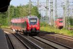 442 821 kommt am 27.06.2013 vom Bhf. Zoologischer Garten kommend am Bhf. Berlin-Grunewald vorbei