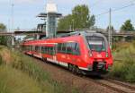 Beim Warten auf EC 179 fuhr mir 442 346-3 als S1 von Warnemnde nach Rostock im Haltepunkt Rostock-Marienehe ber den Weg.29.08.2015