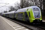 Kombinierter RE Hamburg Hbf - Kiel/Flensburg am 21.3.18 in Elmshorn.