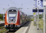 Fünfteiliger Twindexx mit 445 007 am Zugschluss als RE 5 Elsterwerda - Berlin - Rostock in Neustrelitz Hbf, 21.7.18.