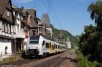 460 501-0 durchfährt als MRB 84129 von Köln-Deutz die Ortskulisse von Bacharach am 8. Juli 2010.