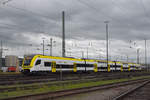 Siemens Desiro 1462 512-3 fährt beim badischen Bahnhof ein.