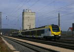 Zwei BR 427 der GoAhead welche als RB 16 von Plochingen bis Ulm verkehren fahren hier gerade am 3.2.20 in den Bahnhof Beimerstetten ein