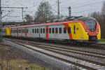 In Groß Gerau hat der ET 341 der HLB Einfahrt. Der Zug ist auf dem Weg nach Wiesbaden. 1.12.2019