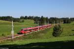 2442 204 und ein weiterer als RB 5413 am 17.08.2014 bei Uffing.