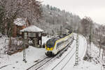 442 700+xxx als RE 14 Stuttgart-Freudenstadt am 15.01.2023 oberhalb von Stuttgart-Heslach.