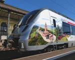 Abellio 442 112 mit den schönen Motiven der Harzer Schmalspurbahn und dem Kyffhäuser Denkmal 06.04.2018 Nordhausen