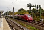 Thalys 4322 donnert hier am Sonntagnachmittag am S-Bahnhaltepunkt Merzenich vorbei gegen Köln. 23.10.2016