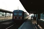 Stuttgarter Vorortzug 425 122-9 (zuvor ET 25) zwischen Ludwigsburg und Zuffenhausen, 24.10.1983