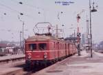 ET 65, hier noch ohne Computer-Nummer, mit Mittelwagen Ci+Ci im Jahre 1967 bei der Ausfahrt aus Stuttgart Hbf.