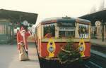 S-Bahn-Weihnachtszug der Berliner-Verkehrs-Betriebe (BVG) mit ET/ES 275 641/642 am 05.12.1987 im Bf.