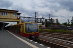 Eine S-Bahn (BR 481/482) der Linie S 42 im Bahnhof Berlin Tempelhof 12.07.2016
