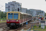 S-Bahn Berlin 485 021 fährt in den Bahnhof Ostkreuz als S85 ein, 7.