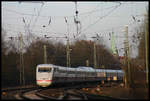 Ein ICE hat hier am 28.3.2005 den Bahnhof Hasbergen durchfahren und verlässt diesen nun in Richtung Münster in Westfalen.