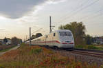 Am 25.10.20 rollte der als ICE 894 verkehrende Triebzug der Reihe 401 durch Jeßnitz Richtung Dessau.