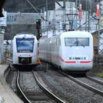 VT 12 12 04 & 401 566 waren Mitte März 2021 in Wuppertal-Unterbarmen unterwegs.