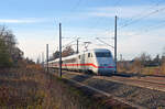 Ein ICE der Reihe 401 war am 27.11.22 als ICE 935 nach Berlin unterwegs. Hier passiert er soeben Brehna.