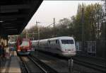 Während ein 474er nach Berliner Tor unterwegs ist, hat 401 053/553 (9380 5401 553-3 D-DB) als ICE 586, München Hbf - Hamburg-Altona, dass Ziel fast erreicht.