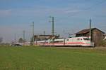 Am 29.03.2014 fuhr 401 012-0 als ICE 274 (Basel SBB - Berlin Ostbahnhof) durch den Hp Auggen in Richtung Freiburg (Brsg) Hbf.